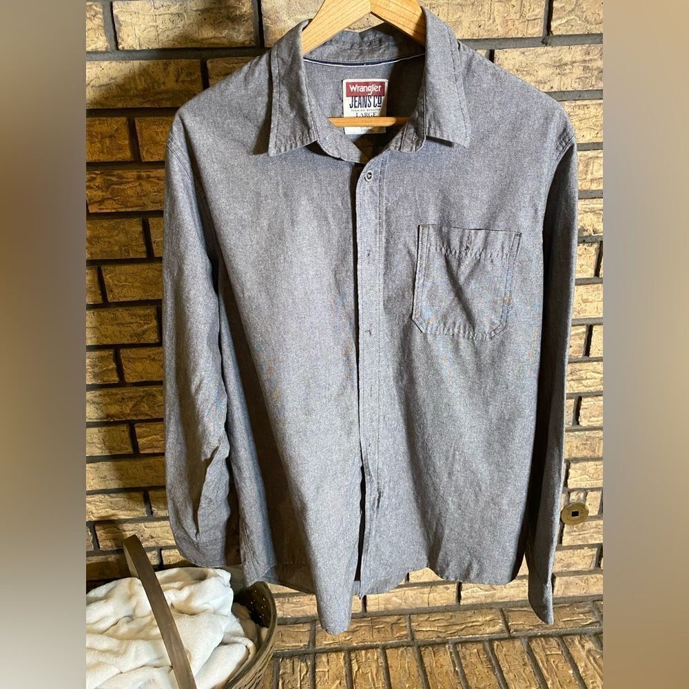 Grey wrangler button down